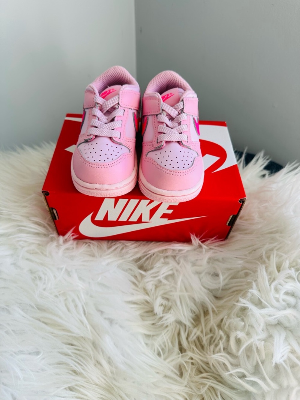 Nike Kids Pink Low-Top Velcro & Lace Sneakers